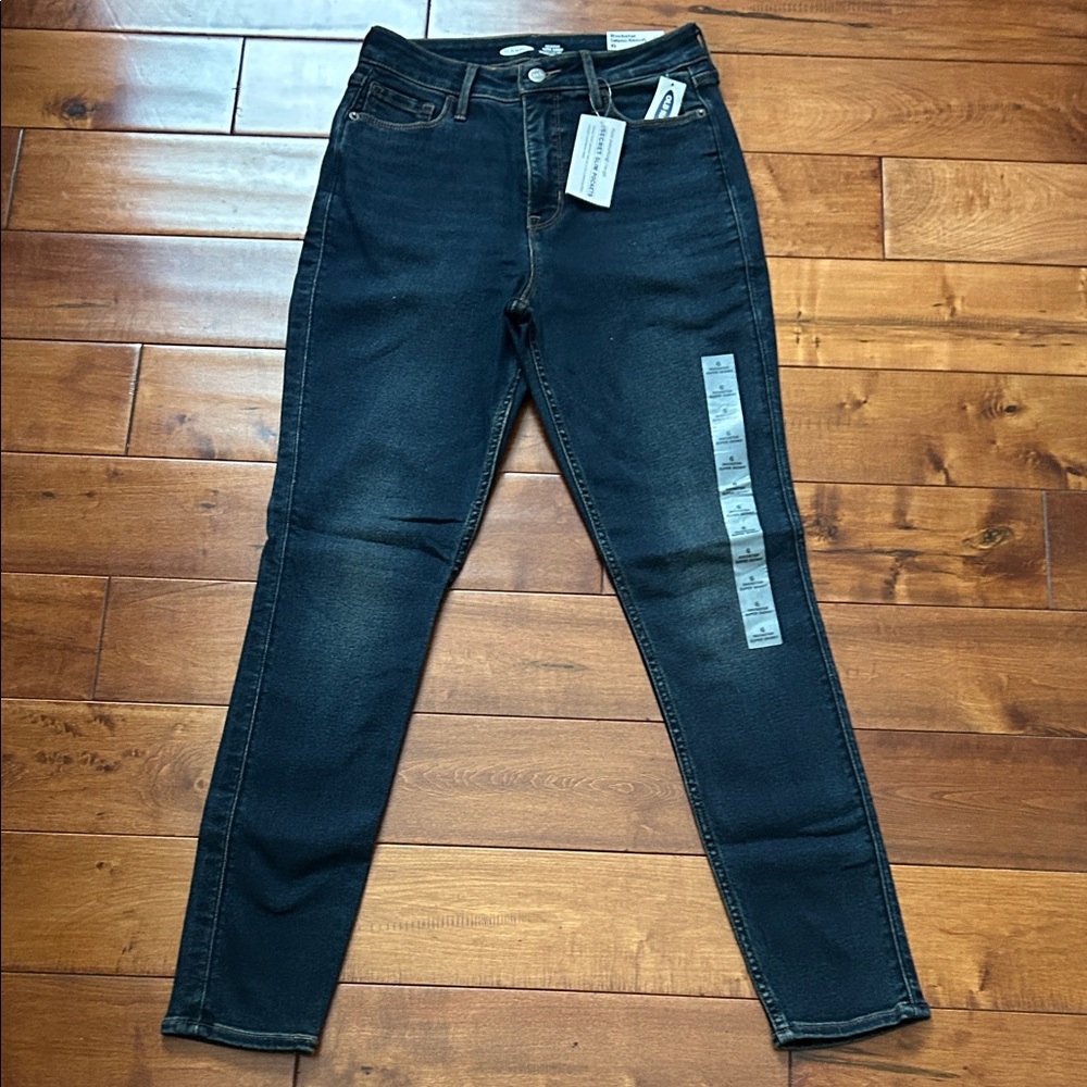 Old Navy Rockstar Super Skinny Extra High Rise w/secret slim pockets